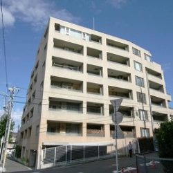 【エルドマーニ２０】<br> 所在地　：神奈川県横浜市青葉区市ケ尾町<br> 交通　　：東急田園都市線「市が尾」駅 徒歩8分<br> 総戸数　：20戸<br> 建物構造：ＲＣ<br> 階数　　：地上7階<br> 築年月　：2005年1月<br> 施主　　：末長組<br> 施工　　：末長組