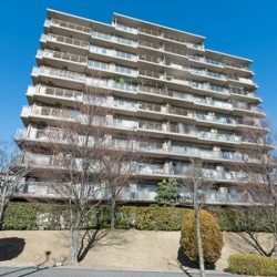 【あおば山の手台グラン・ジャルダン弐番館】<br> 所在地　：神奈川県横浜市青葉区奈良３丁目<br> 交通　　：東急こどもの国線「こどもの国」駅徒歩13分<br> 総戸数　：42戸<br> 建物構造：ＲＣ<br> 階数　　：11階<br> 築年月　：1999年10月<br> 施主　　：東急不動産｜日本新都市開発<br> 施工　　：三井建設｜東急建設