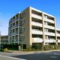 【リーデンススクエアあおば山の手台参番館】<br> 所在地　：神奈川県横浜市青葉区奈良３丁目<br> 交通　　：東急こどもの国線「こどもの国」駅徒歩11分<br> 総戸数　：17戸<br> 建物構造：ＲＣ<br> 階数　　：地上5階<br> 築年月　：2002年9月<br> 施主　　：藤和不動産<br> 施工　　：環境建設