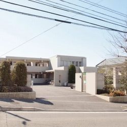 【東急ドエルモンプラース市が尾】<br> 所在地　：神奈川県横浜市青葉区市ケ尾町<br> 交通　　：東急田園都市線「市が尾」駅 徒歩3分<br> 総戸数　：19戸<br> 建物構造：ＲＣ<br> 階数　　：地上4階<br> 築年月　：2002年3月<br> 施主　　：東京急行電鉄<br> 施工　　：東急建設